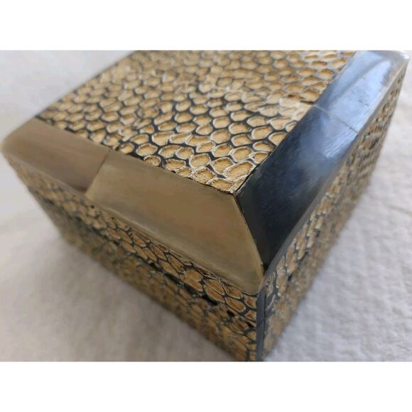 Shell Mother OF PEARL Box With Lid. Vintage, TEA Jewelry Trinket Box - Picture 2 of 10